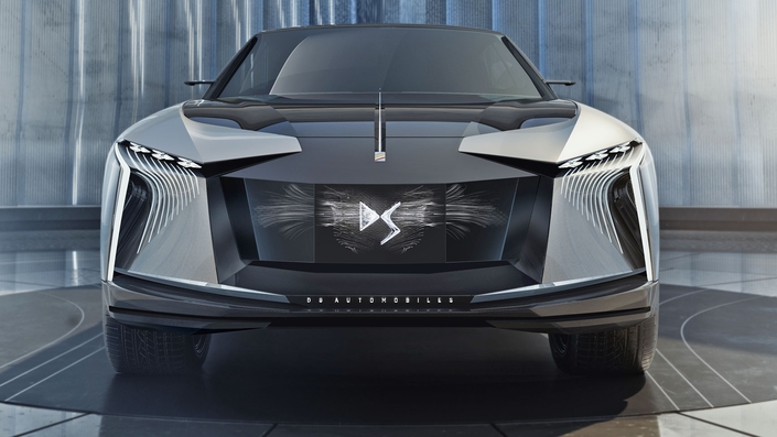 Le concept-car DS Aero Sport Lounge a indiqué en 2020 la direction à suivre en matière de style pour les nouveaux modèles de la marque DS Automobiles. Un style original qui permet de bien différencier les modèles français de la concurrence allemande, mais qui peut être clivant. © DS Automobiles