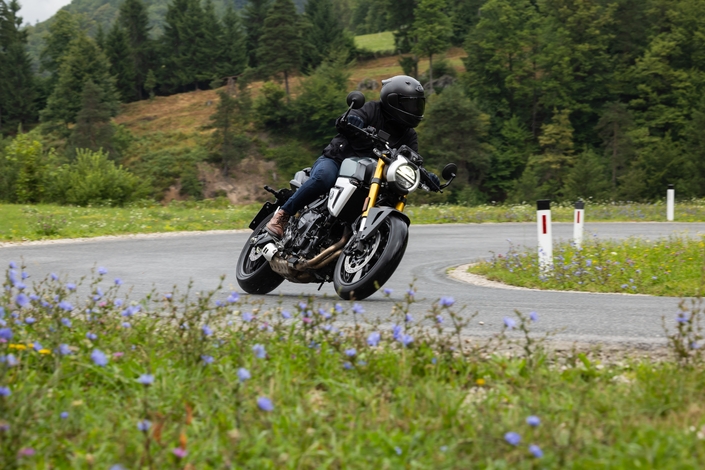 Belle, réussie mais chère cette Suzuki GSX-8T !