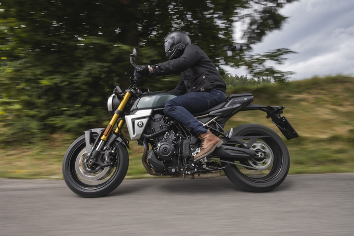 Belle, réussie mais chère cette Suzuki GSX-8T !