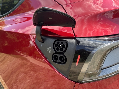 La puissance de recharge DC est limitée à 170 kW. Face à la concurrence, la Model Y est dans le haut du panier.