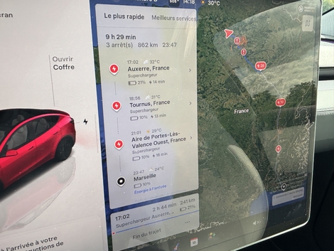 Le planificateur d'itinéraires est l'un des points forts de la Model Y cat il est très fiable.