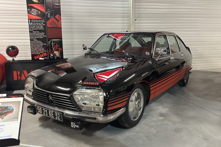 La GS Basalte n'a été produite qu'à 1 800 exemplaires en 1978. Citroën adressait des autocollants avec les initiales du propriétaire, que l'on pouvait poser sur la porte conducteur.