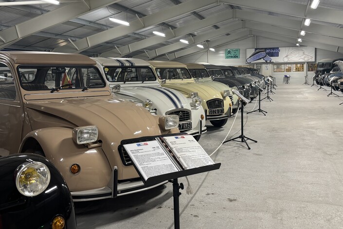 Un hall entier est dédié aux 2CV et ses dérivés comme les Dyane et Ami.