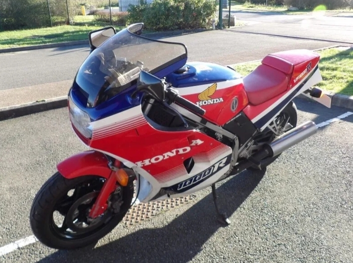 Honda VF 1000 R 1985 (lot n° 9)