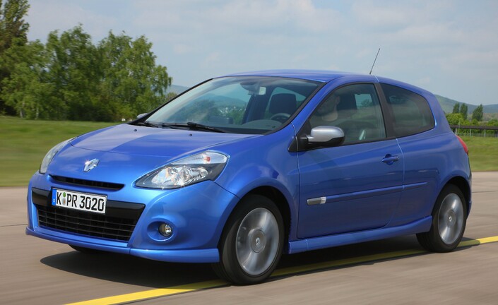 Excellent châssis, soigneusement mis au point, pour la Renault Clio GT 128 ch. Dommage que son moteur manque nettement de couple. 155 Nm, c'est trop peu pour 1 230 kg !