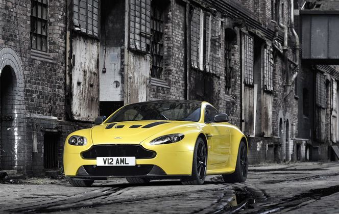 Nouvelle Aston Martin V12 Vantage S avec 573 ch