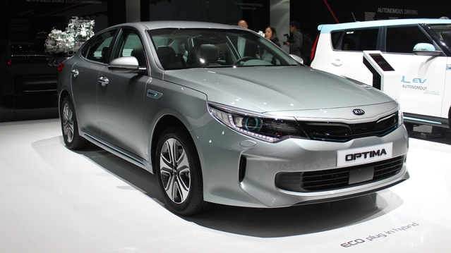 Kia Optima hybride : rechargeable - En direct du salon de Genève