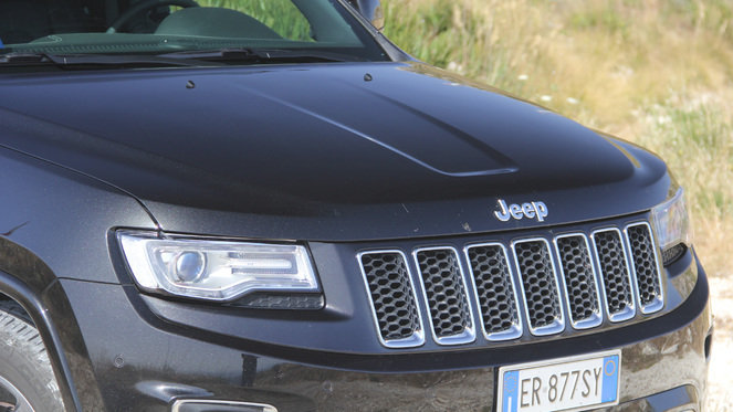 Essai vidéo - Jeep Grand Cherokee : pour une poignée de dollars