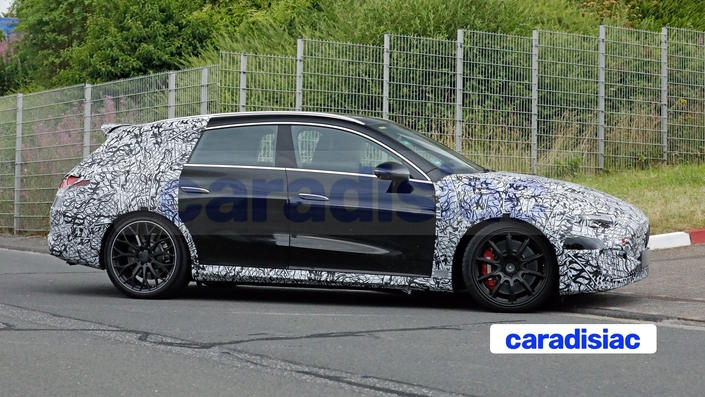 Aussi élégante que le coupé quatre portes, la carrosserie Shooting Brake permet également de disposer d’un coffre légèrement plus grand de 455 litres contre 405 litres pour le coupé.