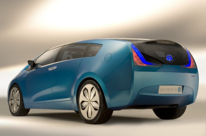 Alpha, la future Prius monospace attendue en mars 2011 :