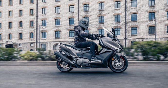 Des motos sur Amazon, les soldes Kymco, le retour de Norton et les Honda GB350S, Suzuki GSX-8T et GSX-8TT à l'essai