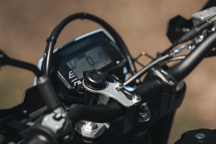 La Suzuki DRZ-4SM est un SM sympa qui cherche partenaire premium pour relation durable