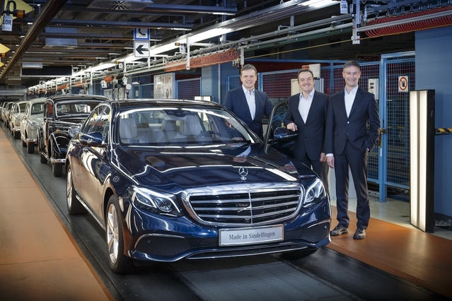 La première Mercedes Classe E sort des chaînes