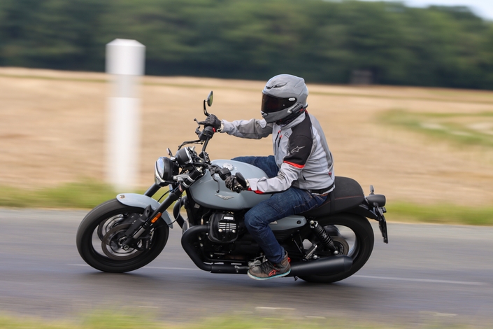 La Moto Guzzi V7 Sport est t-elle la reine des néo-classiques ?