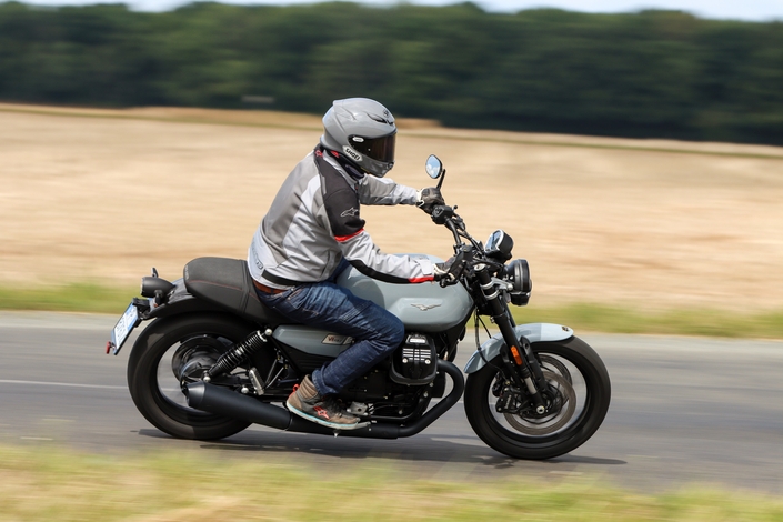 La Moto Guzzi V7 Sport est t-elle la reine des néo-classiques ?