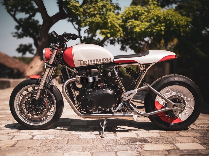 Gros plan sur la Triumph Speed Twin 1200 RS spécialement conçue par FCR Original pour le concours Triumph Originals 2025
