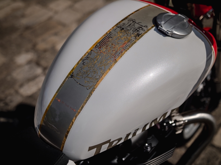 Gros plan sur la Triumph Speed Twin 1200 RS spécialement conçue par FCR Original pour le concours Triumph Originals 2025