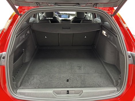 Les volumes de coffre n'évoluent pas, sauf pour la version PHEV, à cause de sa plus grosse batterie.