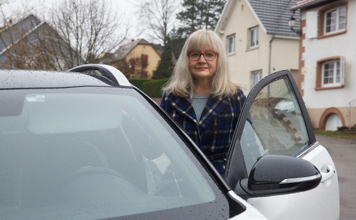 L'auto des voisins - Carine de Dinsheim et son Kia Stonic : un achat à rebondissements