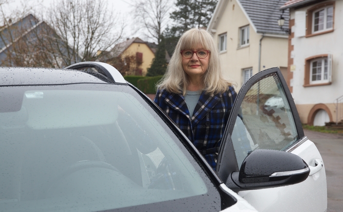 L'auto des voisins - Carine de Dinsheim et son Kia Stonic : un achat à rebondissements