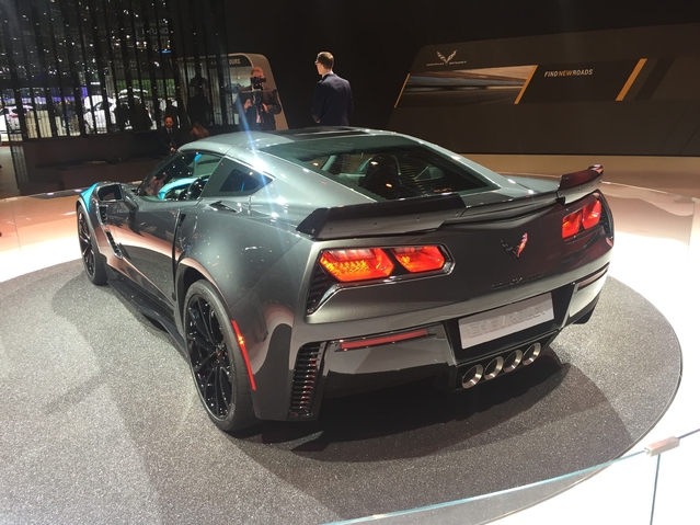 Chevrolet Corvette Grand Sport: le look, mais pas que - Vidéo en direct du salon de Genève 2016