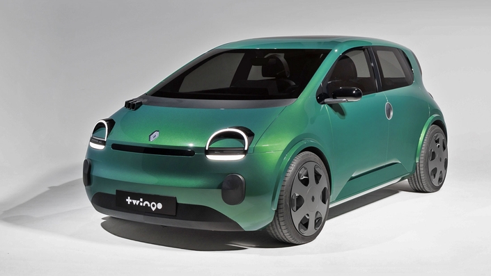 La Renault Twingo E-Tech aurait pu bénéficier d’un accord avec Volkswagen. Mais le constructeur allemand a choisi de faire la route en solitaire pour sa propre petite auto. Depuis, Renault a proposé à Nissan sa Twingo pour que celui-ci la rebadge à son nom. © Renault