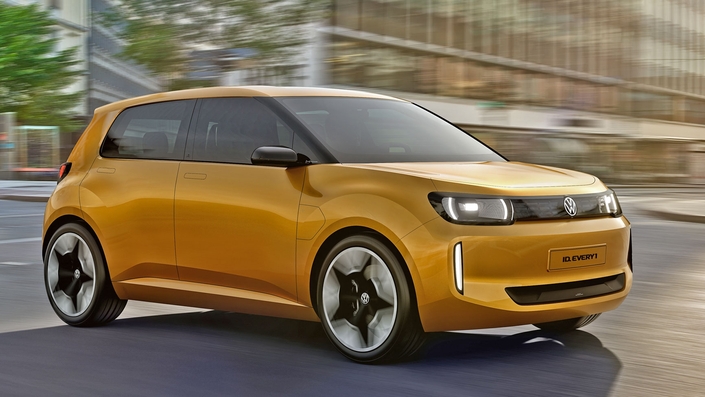 Après l’avoir été avec les voitures à moteur thermique, Volkswagen veut redevenir populaire avec les voitures électriques grâce à son ID.1. Alors que les voitures électriques ont encore du mal à se vendre, Volkswagen avec l’ID.1 proposée à 20 000 € en entrée de gamme veut en faire la star des mini-citadines. © Volkswagen