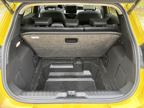 Mais il a un secret : sa Gigabox qui offre 145 litres de plus.