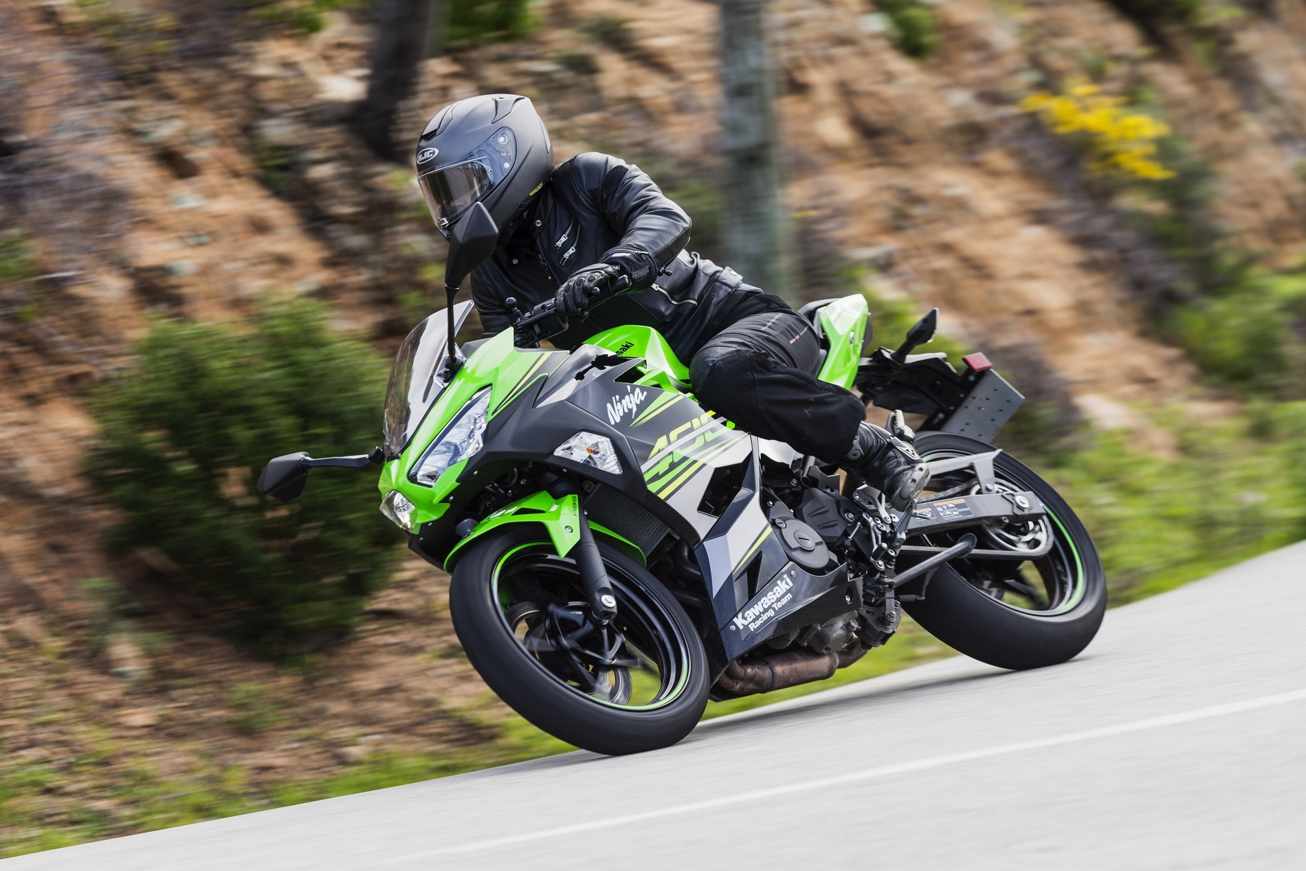 Essai Kawasaki Ninja 400 2018 : tout dans les pattes