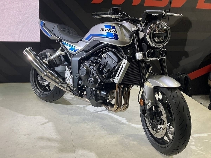 La future Honda CB1000F se fait plus sportive