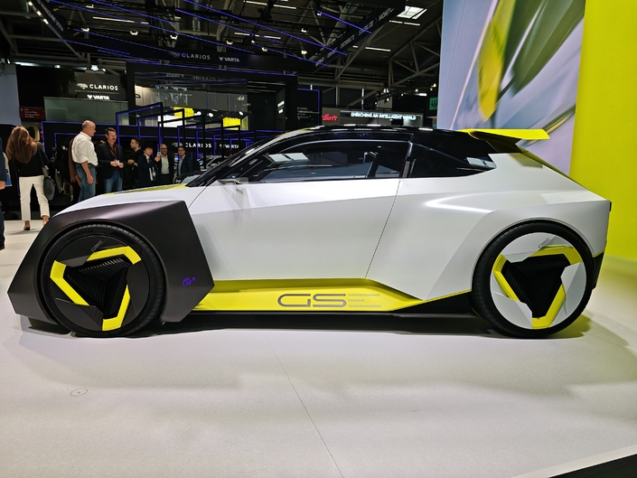 Corsa GSE Vision Gran Turismo : Opel invente la voiture pour gamer - En direct du salon de Munich 2025