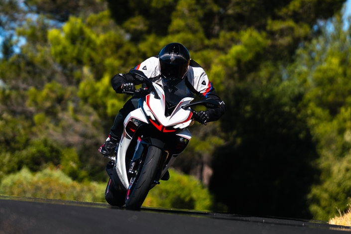 La Zontes 703 RR est une vraie sportive, même à pas cher !