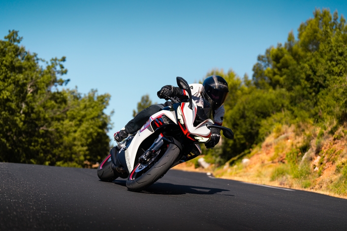 La Zontes 703 RR est une vraie sportive, même à pas cher !