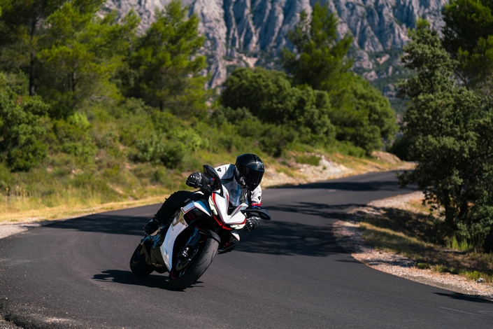 La Zontes 703 RR est une vraie sportive, même à pas cher !