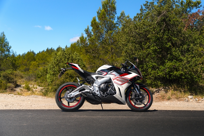 La Zontes 703 RR est une vraie sportive, même à pas cher !