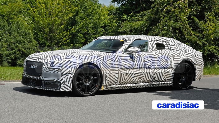 Cette grande berline a la lourde responsabilité de sauver la marque Jaguar.