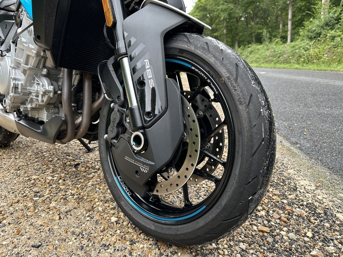 Existe-t-il meilleur rapport prix / plaisir en neuf que la CF Moto 675 NK ?