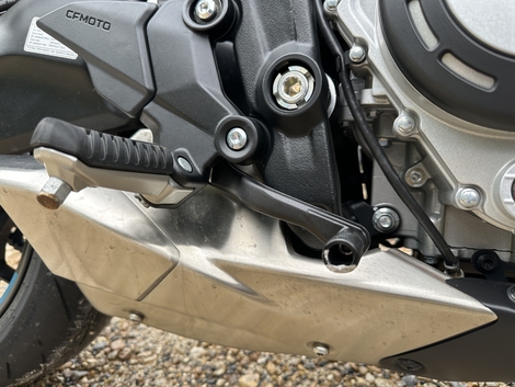 Existe-t-il meilleur rapport prix / plaisir en neuf que la CF Moto 675 NK ?