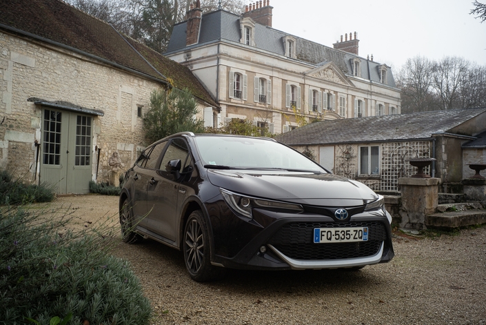 L'auto des voisins - Cathy en Bourgogne et sa Toyota Corolla : le choix d'une voiture à la fois professionnelle et personnelle