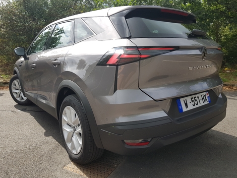 Châssis réussi et moteur volontaire font du Symbioz d'entrée de gamme un SUV agréable à conduire.