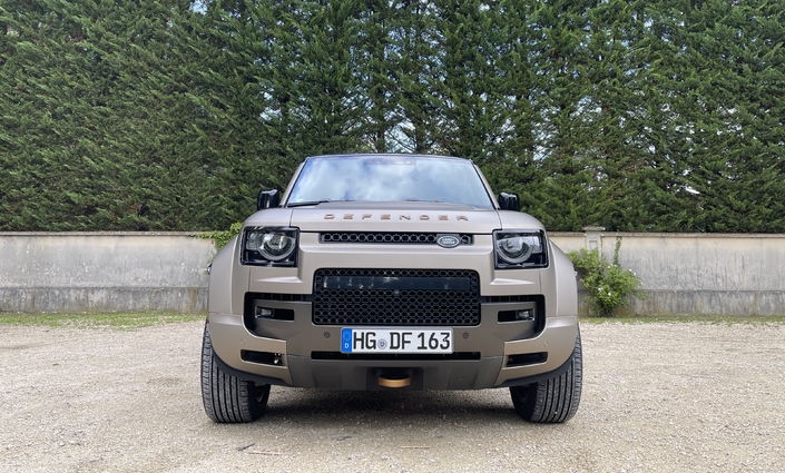 Le Land Rover Defender Octa est-il aussi délirant que son prix ?
