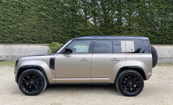 Le Land Rover Defender Octa est-il aussi délirant que son prix ?