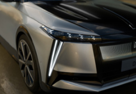 DS N°8 : l’incarnation de l’élégance à la française dans un SUV coupé 100 % électrique, offrant jusqu’à 750 km d’autonomie