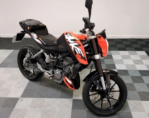 KTM Duke 125 cm3 2016 (lot n° 49)