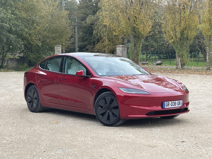 La Tesla Model 3 est toujours remisée ce mois-ci.