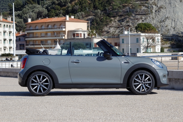 La Mini cabriolet arrive en concession : aussi fun que chère