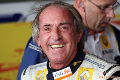 Jacques Laffite teste une Renault F1 R27