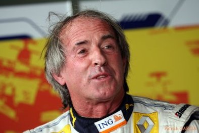 Jacques Laffite teste une Renault F1 R27