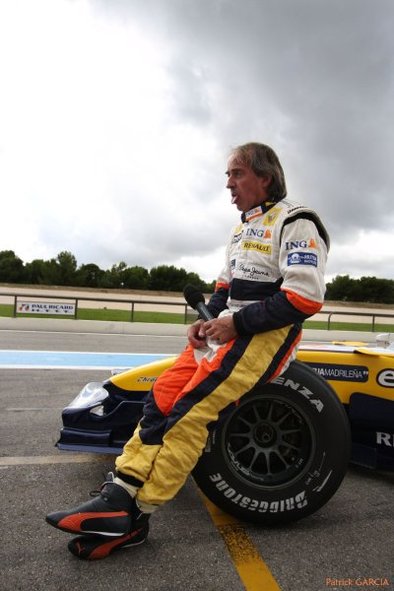 Jacques Laffite teste une Renault F1 R27