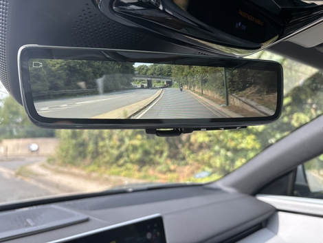 Pas de lunette arrière pour la Polestar 4, mais de vrais arguments